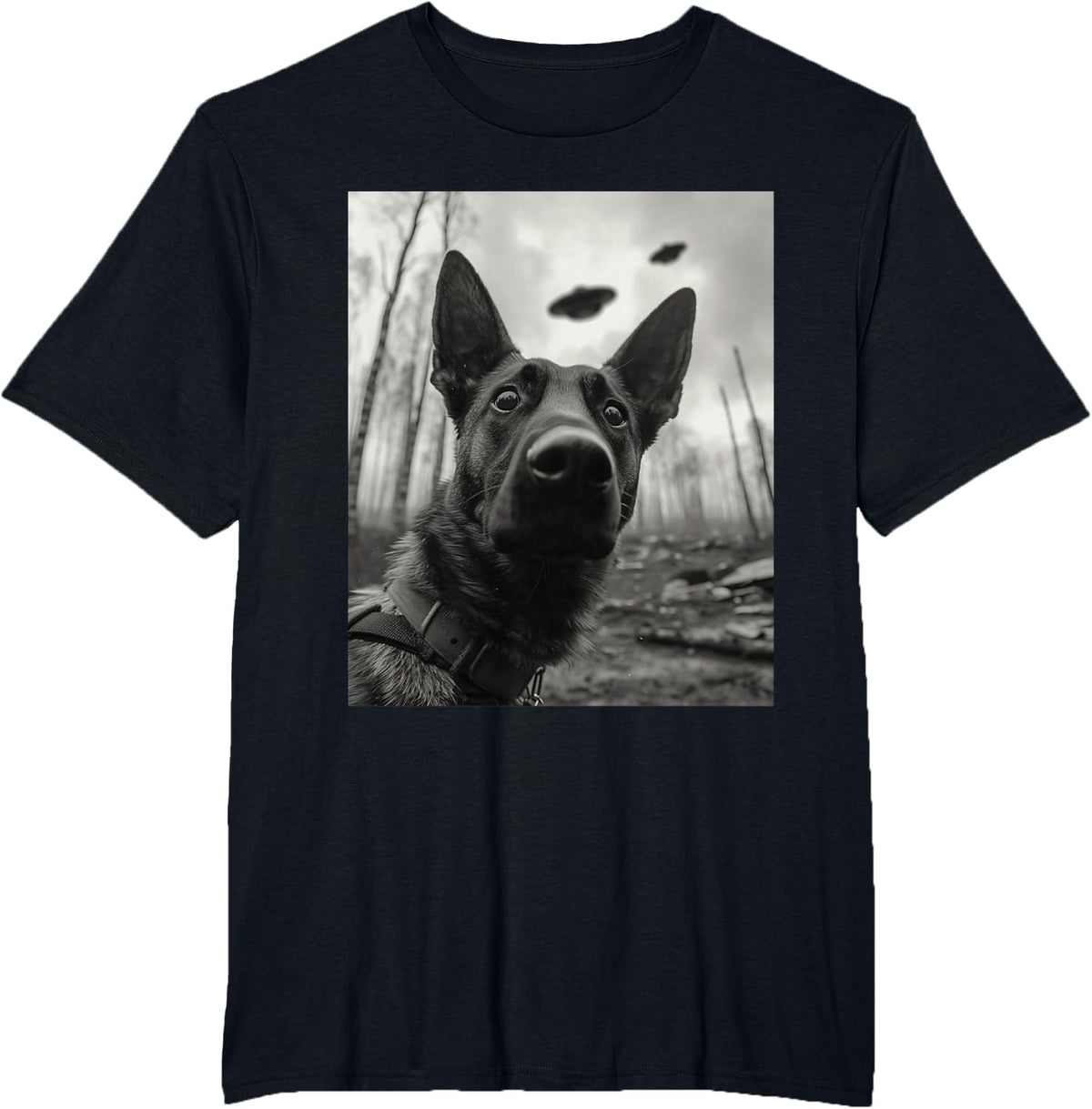 Dog Mom Dad - Funny Alien Selfie Malinois UFO T-Shirt - Black